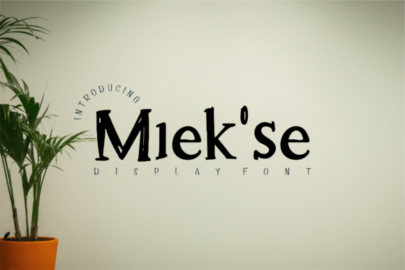 Miek se: A Display Font for Seasonal Web Design and Branding